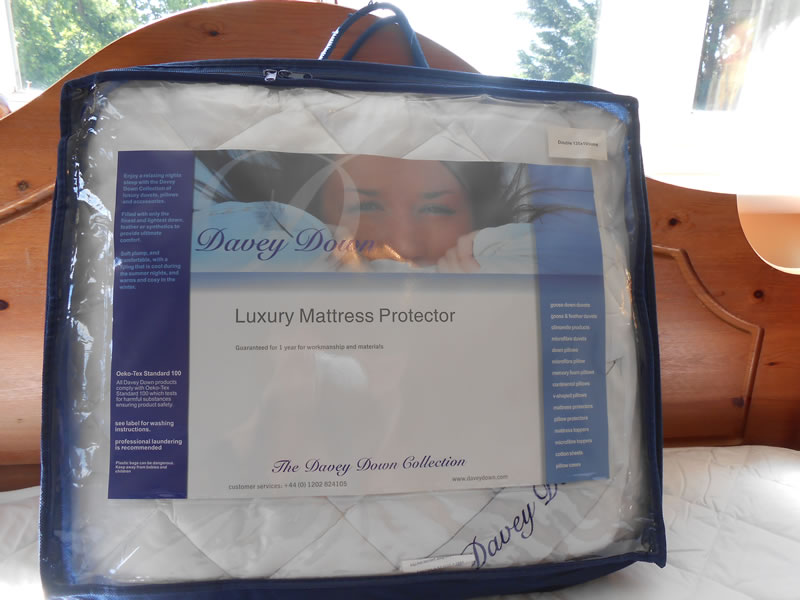 Mattress Protector with 200 tc Cotton Cover